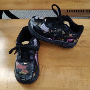 Nike AV2856-001 AF1 low floral shoes size 6C